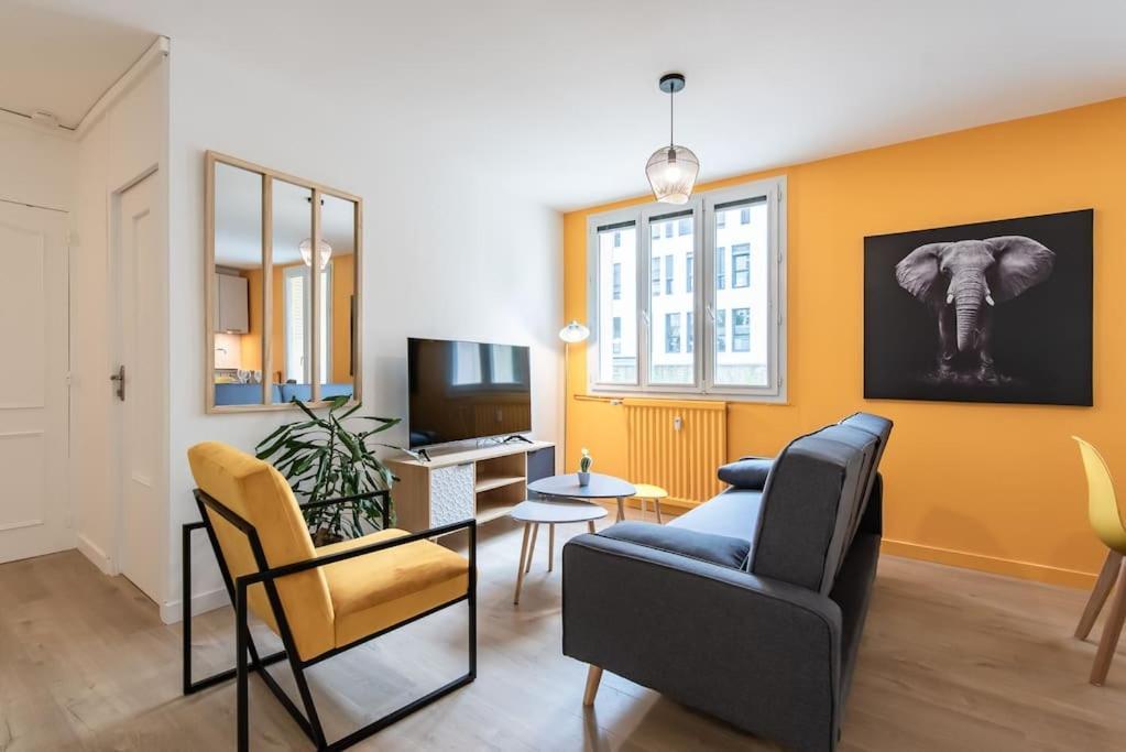 Appartement Renove Pour 6 Avec Parking 빌뢰르반 외부 사진