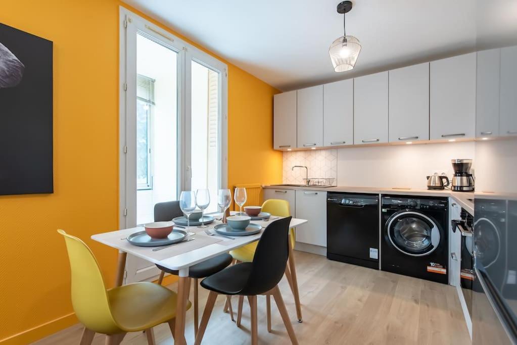 Appartement Renove Pour 6 Avec Parking 빌뢰르반 외부 사진